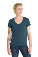 District  ®  Women's Flex Scoop Neck Tee DT7501